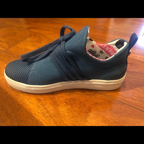 Girls Denim Steve Madden Sneakers - Picture 3 of 7